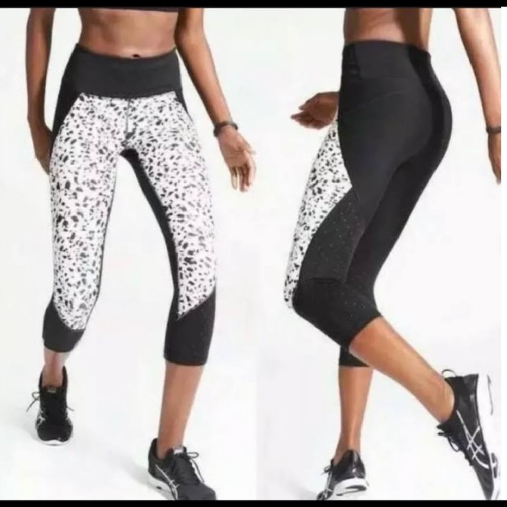 Athleta Stealth Tru Cool Black/White‎ Capri size M